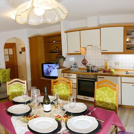 Villa Artic Apartments Campitello di Fassa Bagian luar foto