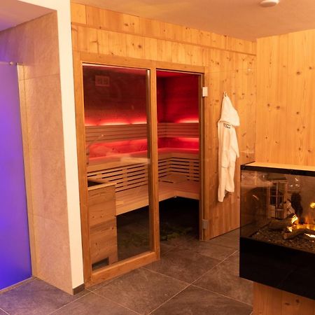Villa Artic Apartments Campitello di Fassa Bagian luar foto