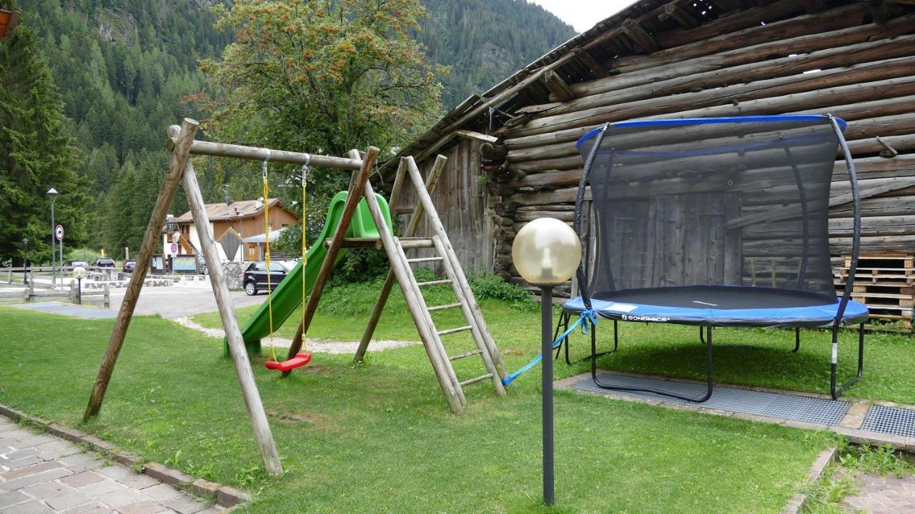 Villa Artic Apartments Campitello di Fassa Bagian luar foto